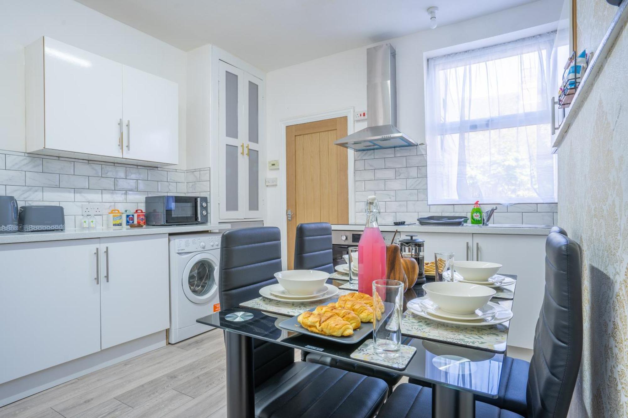 Stayzed E - Ng7 Free Wifi, Parking, Stylish House Near City Centre - Great For Tourists, Families, Contractors & Long Stays Nottingham Ngoại thất bức ảnh