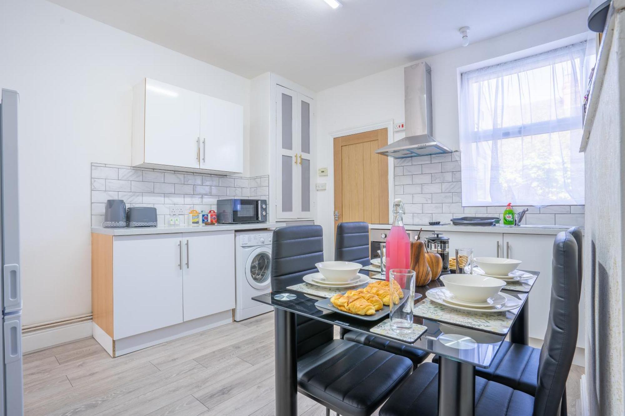 Stayzed E - Ng7 Free Wifi, Parking, Stylish House Near City Centre - Great For Tourists, Families, Contractors & Long Stays Nottingham Ngoại thất bức ảnh